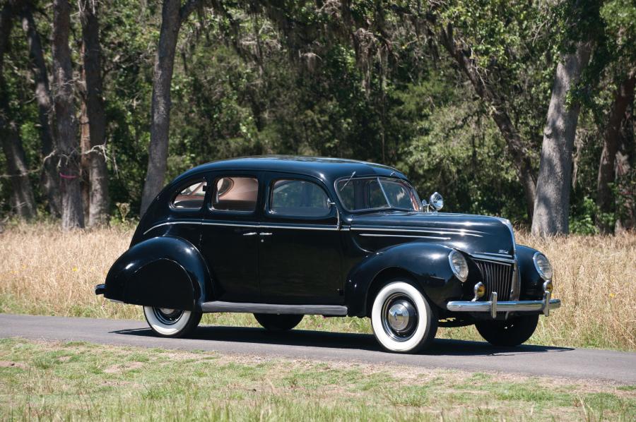  Ford DeLuxe Fordor Sedan 1939 года  (фото 1 из 21)